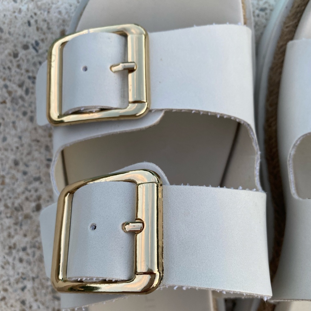 *SOLD* Madden Girl Mythical Platform Sandals Color-Bone (Ivory) with Gold Size 7 - Picture 5 of 14